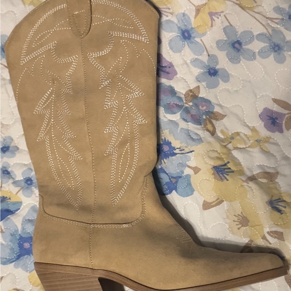 👢 BOOTS 👢 - Picture 7 of 11